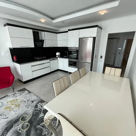 Sa Apartments! 2bd Flat 200m To The *