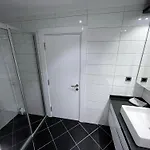 Sa Apartments! 2bd Flat 200m To The