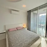 Sa Apartments! 2bd Flat 200m To The شقة *
