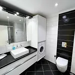 Апартаменты Sa Apartments! 2bd Flat 200m To The