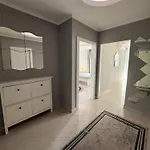 Sa Apartments! 2bd Flat 200m To The